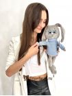 Мягкая игрушка Зайка "Мими" в синем свитере 35 см